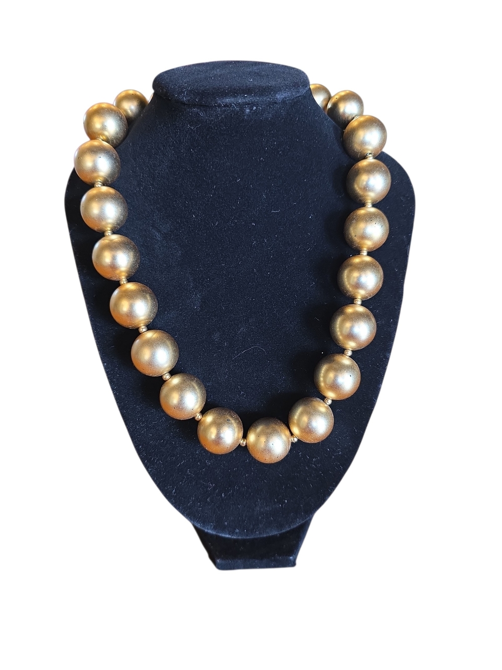 Substantial Vintage Elegant Gold Toned Bead Necklace
